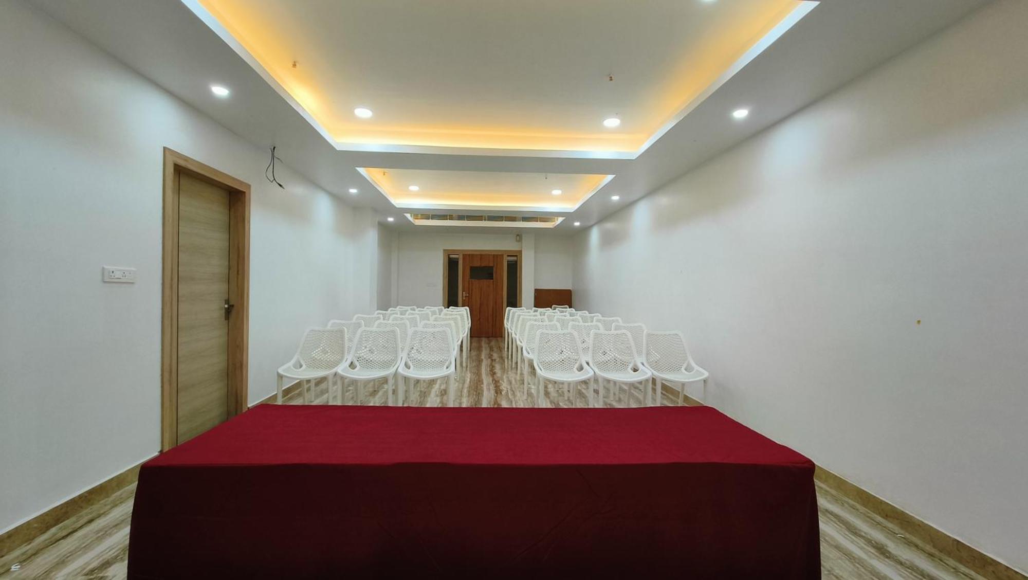Hotel Vbrance - Luxury Boutique & Food Court Puri