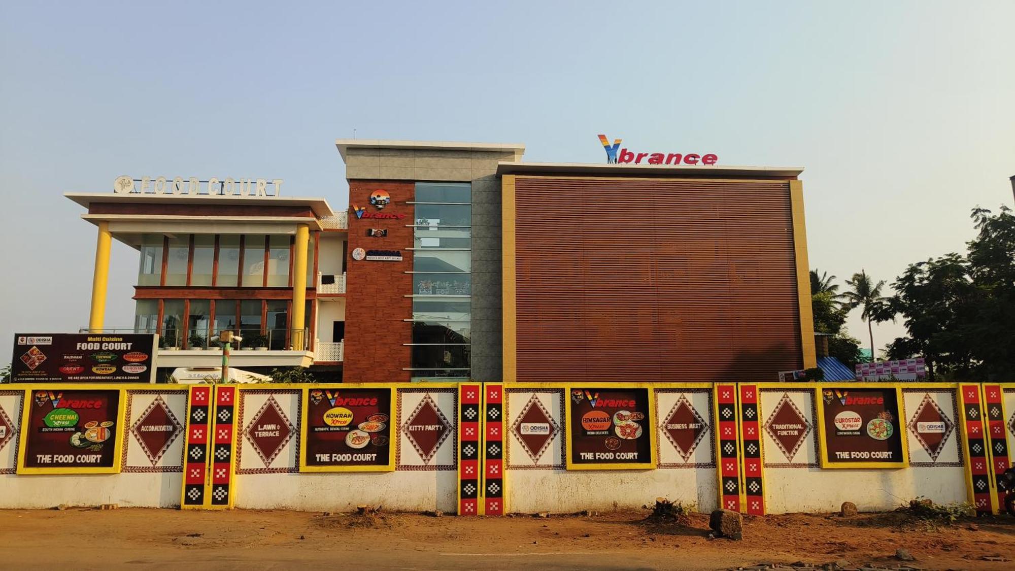 Hotel Vbrance - Luxury Boutique & Food Court
